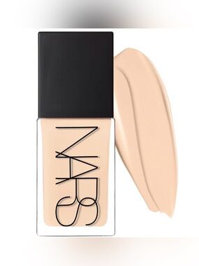 NARS Light Reflecting Foundation - Mont Blanc- very light w/neutral undertones